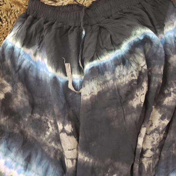 Pants - Picture 2 of 4